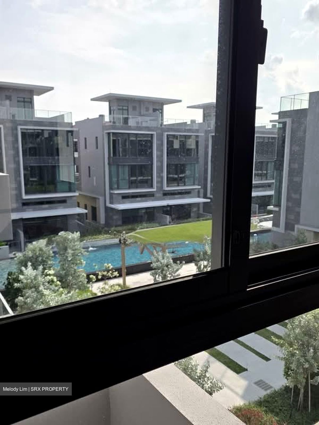 Belgravia Ace (D28), Terrace #604427001